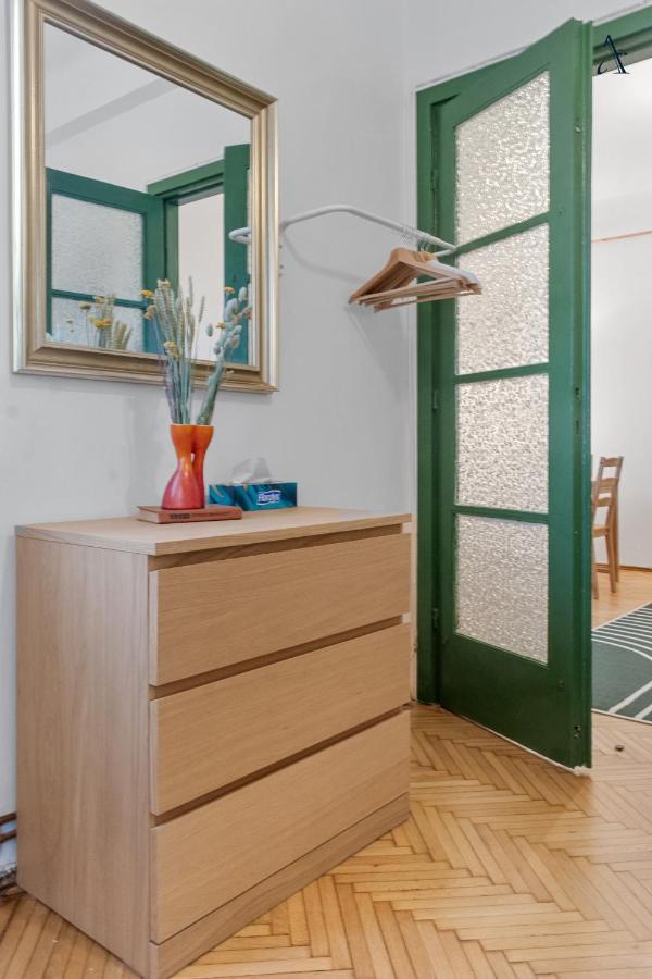 11 Apartments Бухарест Экстерьер фото
