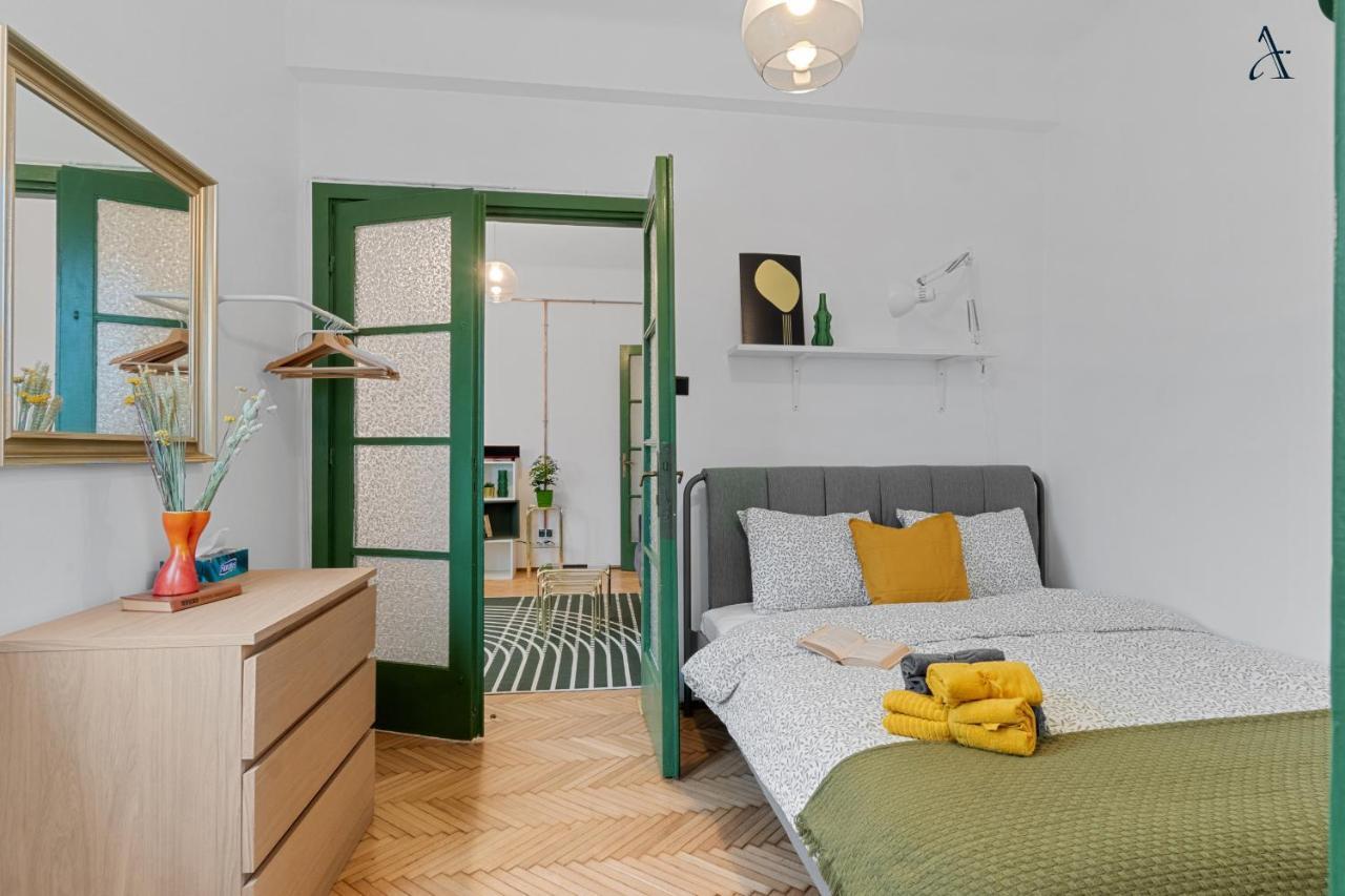 11 Apartments Бухарест Экстерьер фото