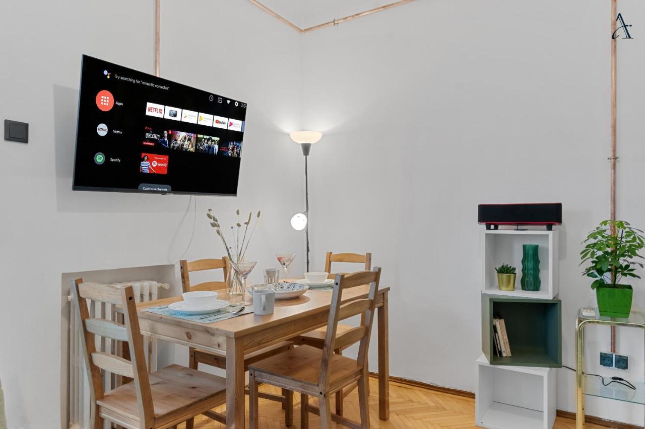 11 Apartments Бухарест Экстерьер фото