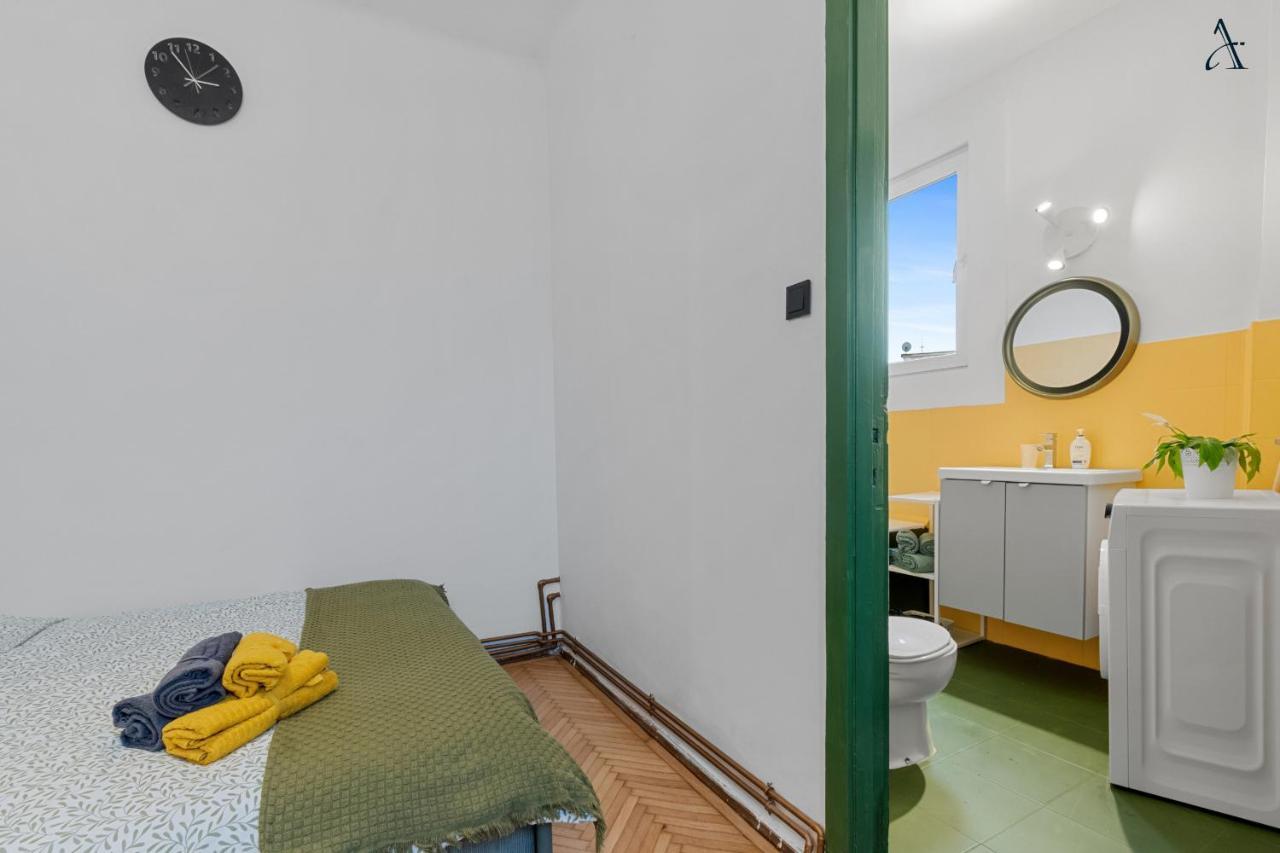 11 Apartments Бухарест Экстерьер фото