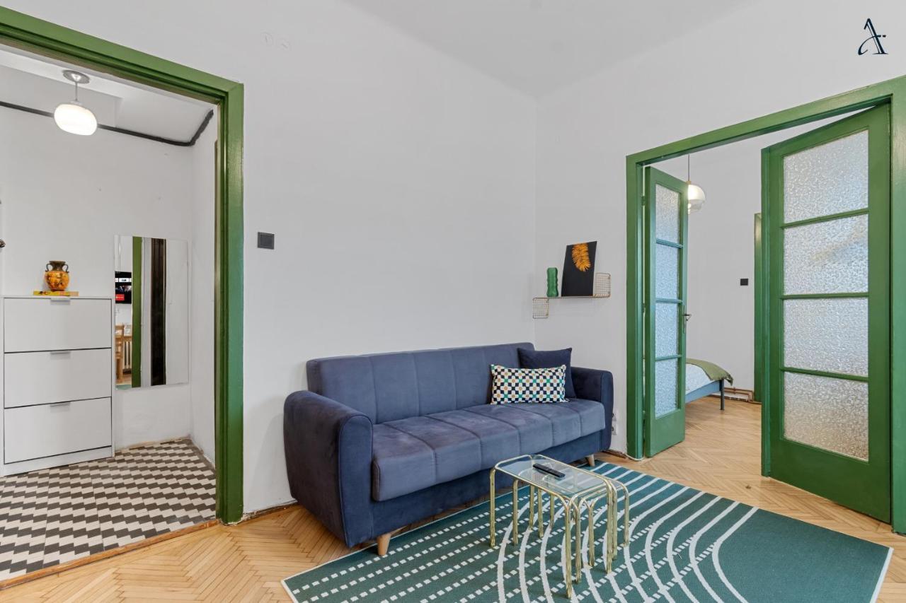 11 Apartments Бухарест Экстерьер фото